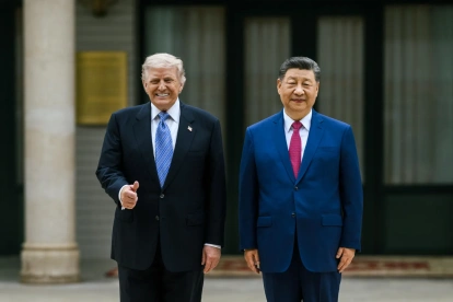 El presidente de los Estados Unidos, Donald J. Trump (d), junto al presidente chino, Xi Jinping (i), en Zhongnanhai, Pekín.