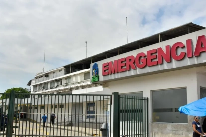 Hospital Teodoro Maldonado Carbo, en Guayaquil, donde se investigan afectaciones en la cadena de frío de medicamentos especializados.