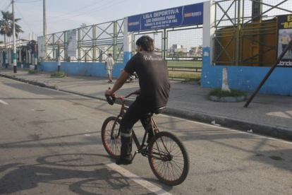 La Liga deportiva Luis Chiriboga Parra está ubicada en las calles 40 y la J, en el suroeste de Guayaquil.