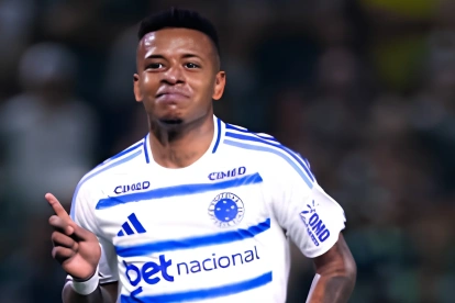 Keny Arroyo abrió el marcador para Cruzeiro ante Palmeiras.