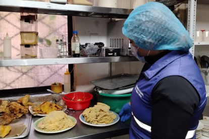 Un restaurante ubicado en el sector del Hospital Vicente Corral Moscoso, en Cuenca, fue clausurado por la presencia de plagas.