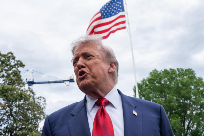 Referencial. Donald Trump durante un pronunciamiento en Washington, en medio de crecientes críticas por su gestión del conflicto con Irán.