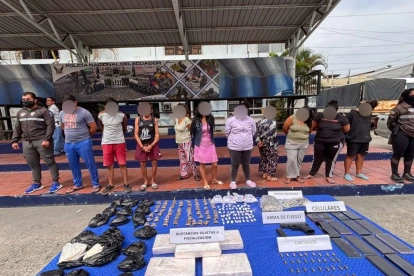 Policía detuvo a 10 personas en Guayaquil por microtráfico en operativo en Pascuales.