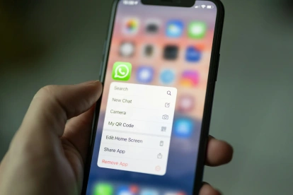 Los usuarios mantendrán la opción de silenciar u ocultar las actualizaciones de contactos específicos, evitando que la nueva barra superior se sature de contenido no deseado