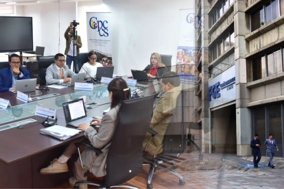 La Comisión Ciudadana de Selección avanza con la revisión de méritos del concurso para Fiscal General del Estado, proceso que enfrenta cuestionamientos por parte de postulantes y juristas.
