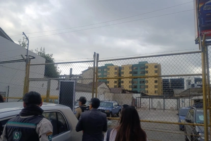 Clausuran dos concesionarias en Quito tras denuncias de presunta estafa en venta de vehículos