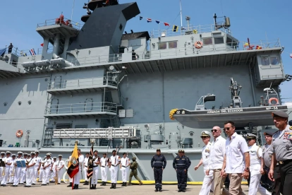Daniel Noboa cambió al jefe de la Armada este 18 de mayo en Guayaquil por ajustes en seguridad.