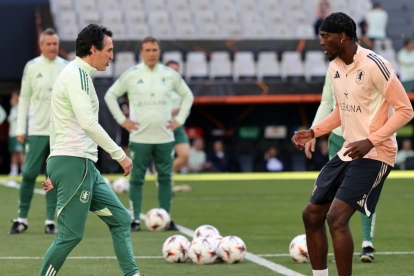 Unai Emery comanda la dirección técnica del Aston Villa.