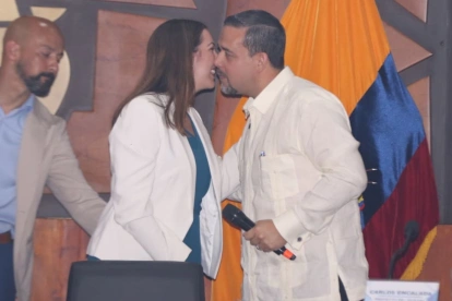 Ana María Gallardo, nueva viceprefecta, y Carlos Encalada, titular de la provincia del Guayas.