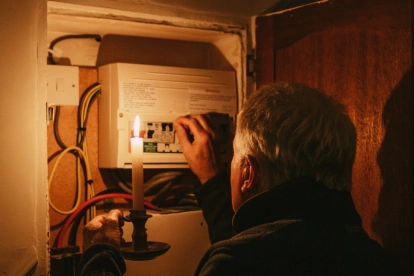 CNEL anunció cortes de luz programados en varias provincias de Ecuador