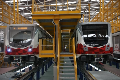 Más de 200.000 personas usan a diario el Metro de Quito. Un sistema de esta naturaleza exige mantenimiento permanente, contratación técnica especializada, planificación continua y capacidad de reacción inmediata.