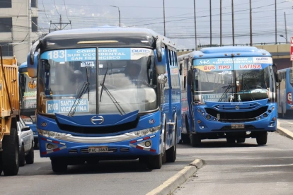 El Municipio aprobó un alza de pasajes en Quito. Los usuarios deberán cancelar una tarifa de 40 centavos, en lugar de los 35 que se pagaba antes.