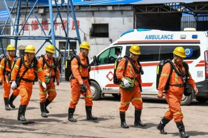 Rescatistas locales intensifican las labores de búsqueda.