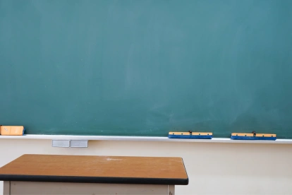 Familias vulnerables deben cubrir reparaciones escolares ante la falta de mantenimiento.