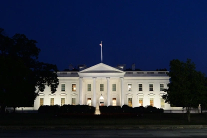 La Casa Blanca activó un cierre de seguridad tras reportes de sonidos de disparos en Washington.