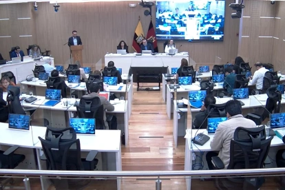 Concejales de Quito pidieron incluir en el orden del día el debate sobre el alza del pasaje.