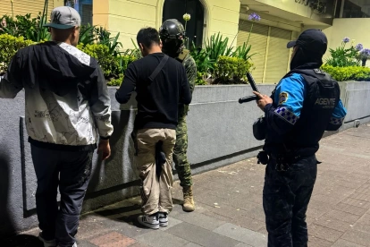 Operativos simultáneos en Calderón, Tumbaco y otros sectores de Quito dejaron detenidos, motocicletas retenidas y sanciones administrativas.