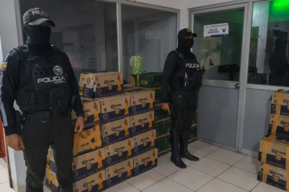Entre las evidencias constan cajas con bebidas alcohólicas