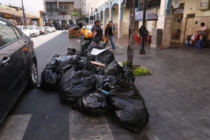 La basura acumulada es uno de los males en las esquinas de la ciudad