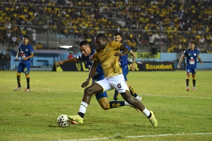 Barcelona Sporting Club remontó sobre el final y venció a Delfín Sporting Club en el Jocay.