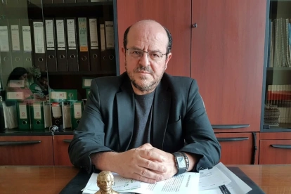 Santiago Carrasco, presidente de la Federación Médica Ecuatoriana se pronunció tras los anuncios del Gobierno sobre compra de medicamentos y reformas en salud.