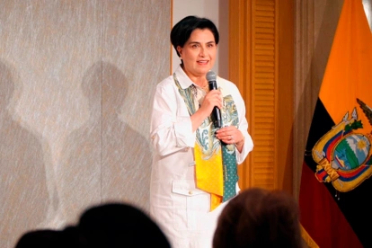 Gabriela Sommerfeld es la canciller de Ecuador y fue invitada a la cita en Chile