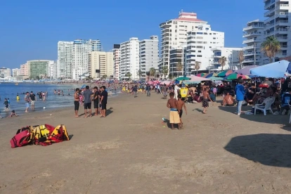 Los balnearios de la provincia de Santa Elena recibieron gran cantidad de bañistas en el feriado por la Batalla del Pichincha