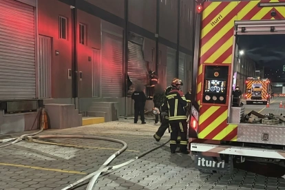 El Cuerpo de Bomberos atendió la emergencia que se produjo en el norte de la capital.