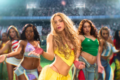 Shakira en el video de Dai, Dai.