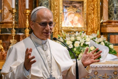 León XIV en el santuario de la Virgen del Buen Consejo en Genazzano