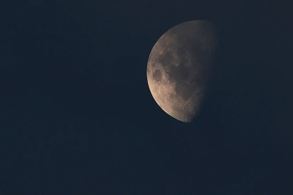 Fotografía de archivo que muestra la luna.