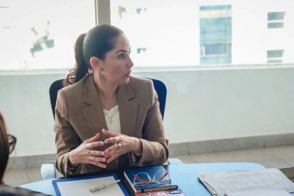 Luisa González durante una actividad política tras la ratificación de la multa impuesta por el TCE.