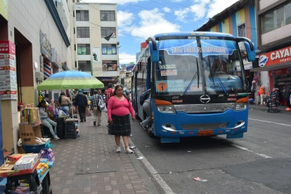 Los transportistas aseguran que el incremento en combustibles y mantenimiento dificulta sostener la tarifa vigente desde 2015.