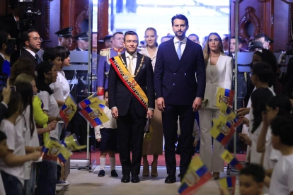Daniel Noboa y Niel Olsen al ingreso del Pleno de la Asamblea Nacional para el Informe a la Nación de 2026.