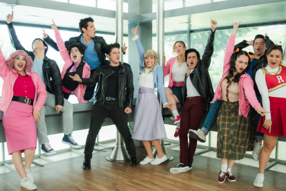 El elenco de Grease en 2026.