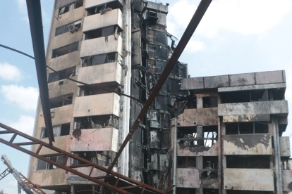 El edificio del centro comercial Multicomercio deberá ser demolido debido a los severos daños que dejó el incendio de febrero del 2026.