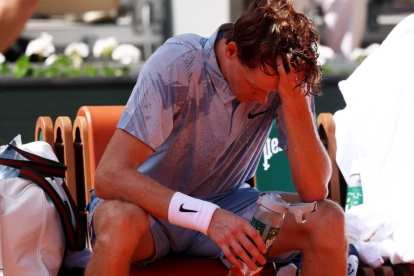 Jannik Sinner, desgastado y al borde de sus fuerzas en Roland Garros.