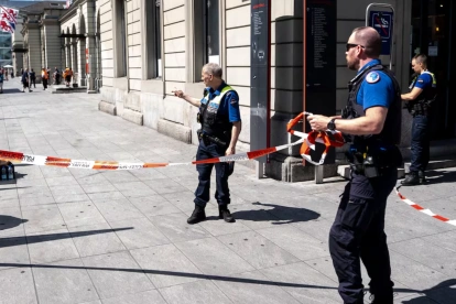Acordonamiento de la estación de tren por parte de las autoridades locales