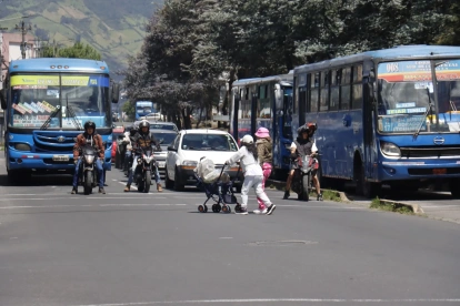 Transportistas de Quito deberán cumplir ocho requisitos para que se apruebe el alza de la tarifa.
