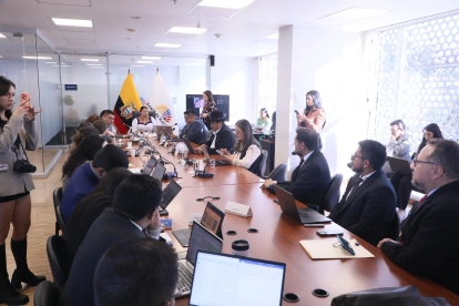 Representantes de gremios odontológicos expusieron en la Asamblea la crisis laboral que enfrenta el sector.