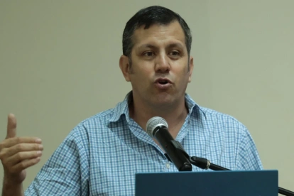 Xavier Flores Aguirre es abogado constitucionalista y especialista en derechos humanos.
