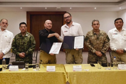 Ecuador y Perú acordaron operativos conjuntos en frontera contra mafias transnacionales.