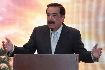 El exalcalde Jaime Nebot ofreció una conferencia en la Confradía de la Perla.