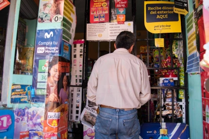 Locales comerciales han optado por instalar rejas y reforzar seguridad ante robos frecuentes. Existe temor entre propietarios, quienes prefieren no hablar sobre la situación.