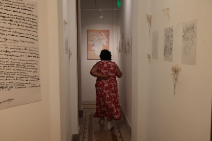 La muestra reúne las obras de pacientes artistas del Proyecto IDEA, quienes utilizan el arte como una herramienta para expresar emociones y fortalecer su autoestima.