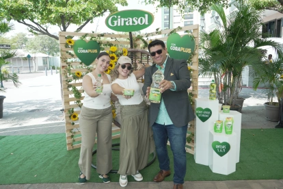 María Fernanda González, María del Cisne Bologna y Raphael Vintimilla.