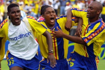 Raúl Guerrón (d) jugó con Ecuador el primer Mundial al que asistió, en Corea y Japón 2002.