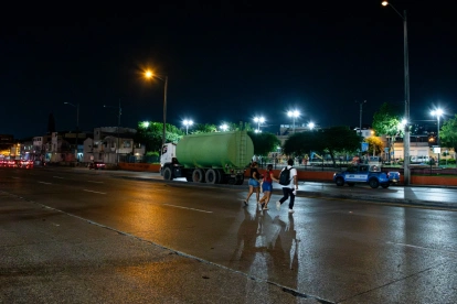 Avenida Francisco de Orellana, en la noche