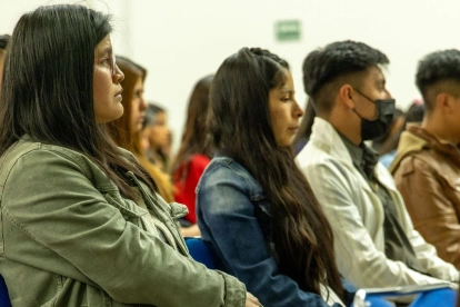 Referencial. Desde el 2 de junio, bachilleres pueden realizar el Registro Único Nacional 2026 en Ecuador.