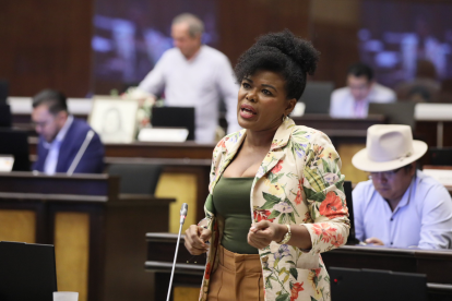 Paola Cabezas pidió revisar cómo quedará los funcionarios municipales, los activos y pasivos de Eloy Alfaro, en Esmeraldas.